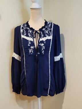 Pale Sky Navy Top with White Floral Embroidery Sz M